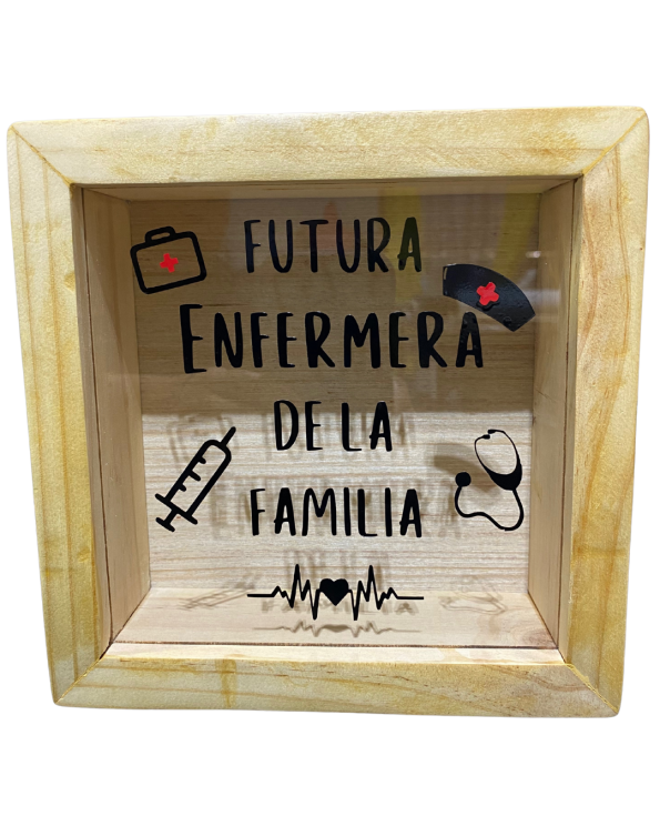 Futura enfermera de la familia